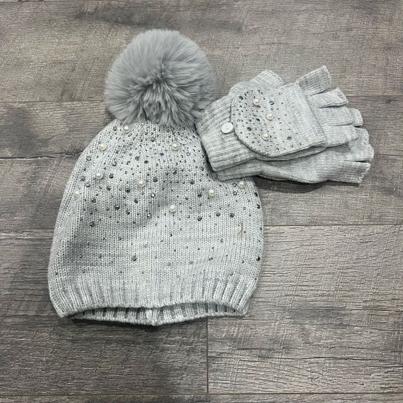 Hat & Mittens - Picture 1 of 2